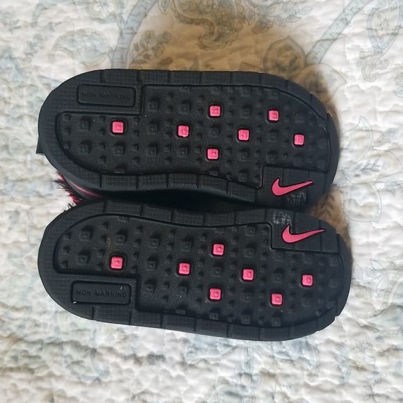 EUC Nike Woodside Chukka fur lined toddler boots - Picture 4 of 6